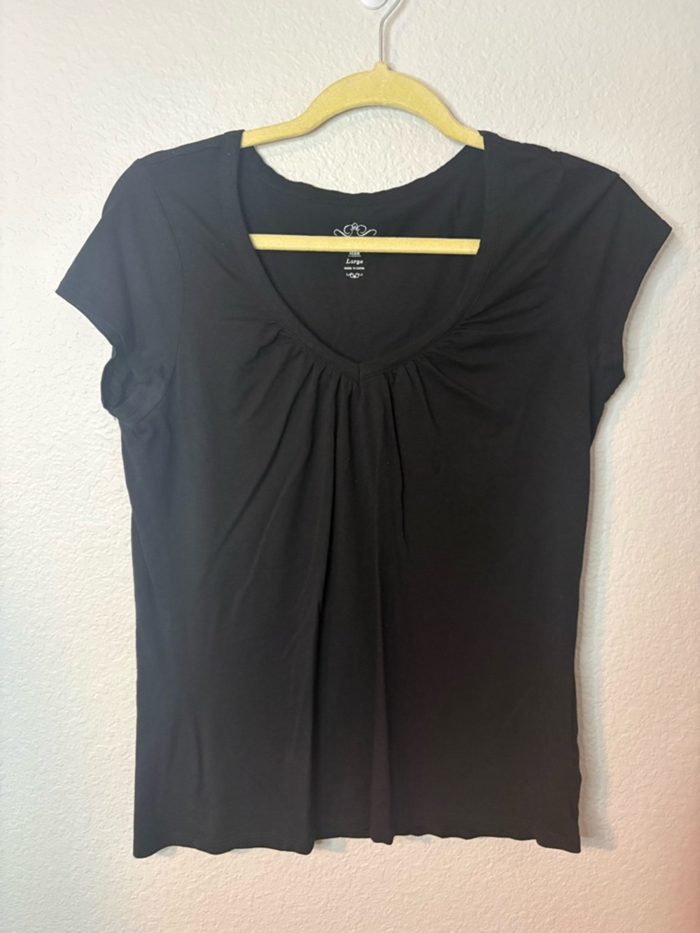 Old Navy Black V-Neck Short Sleeve Top